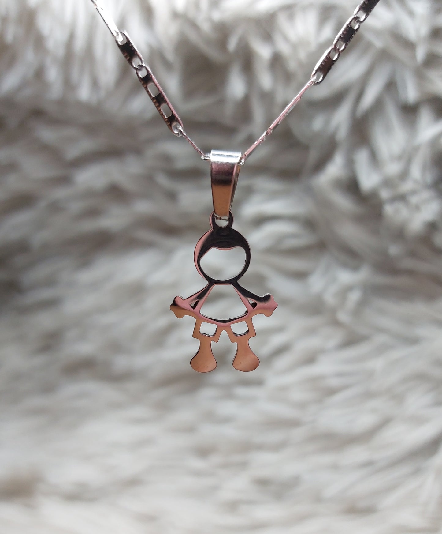 Cadena Con Dije Diseño Niño