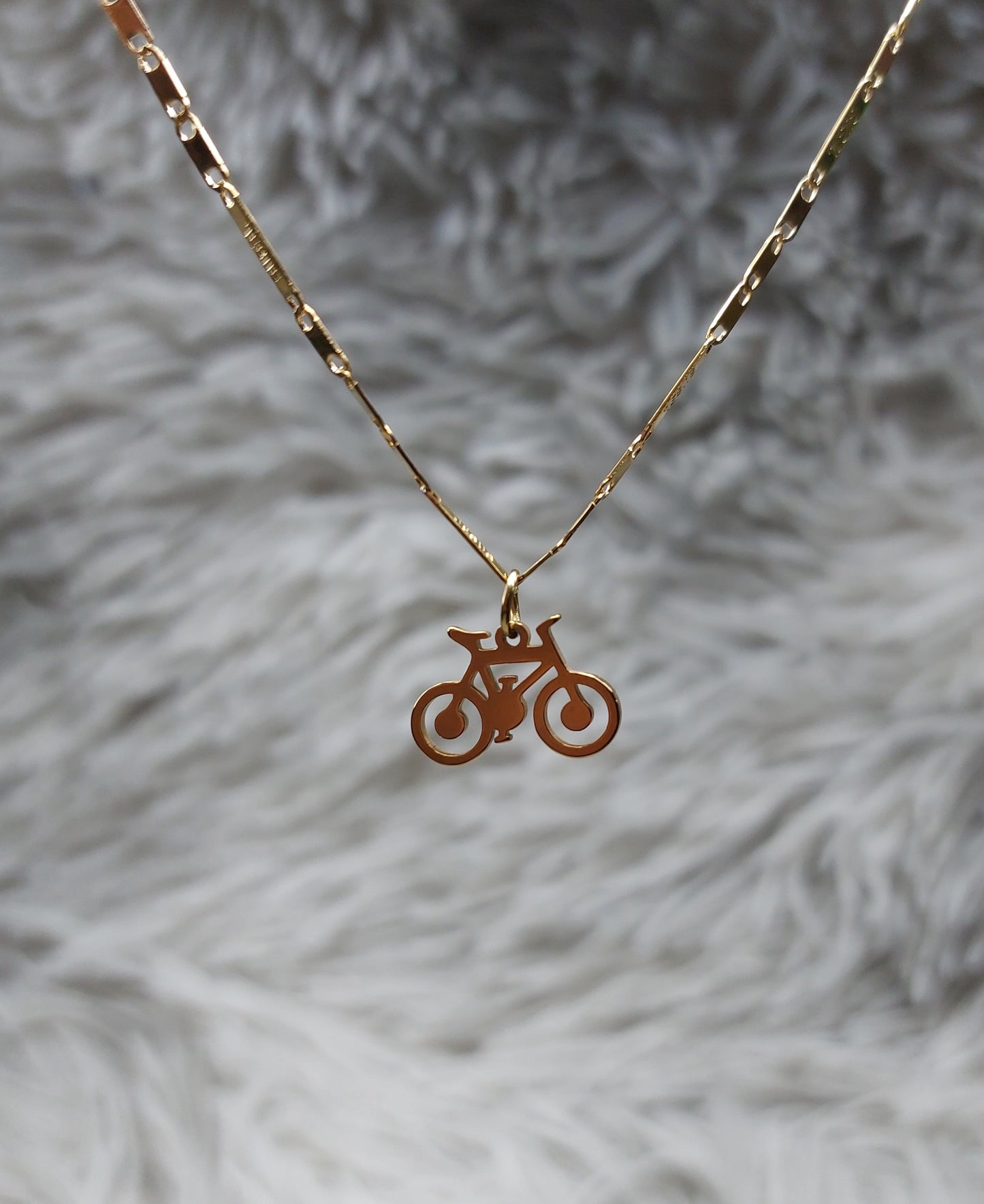 Cadena Dorada Con Dije Diseño Bicicleta